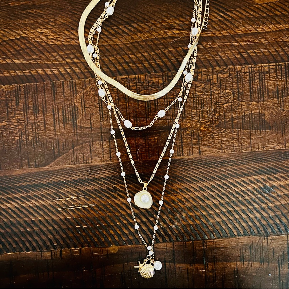 NEW Women Elegant Gold Sea Shell and Pearl Layered Necklace